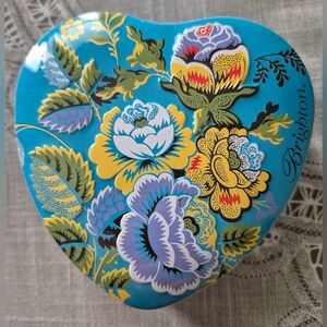 Vtg Brighton heart shaped trinket/jewelry tin box w the embossed flowers on It